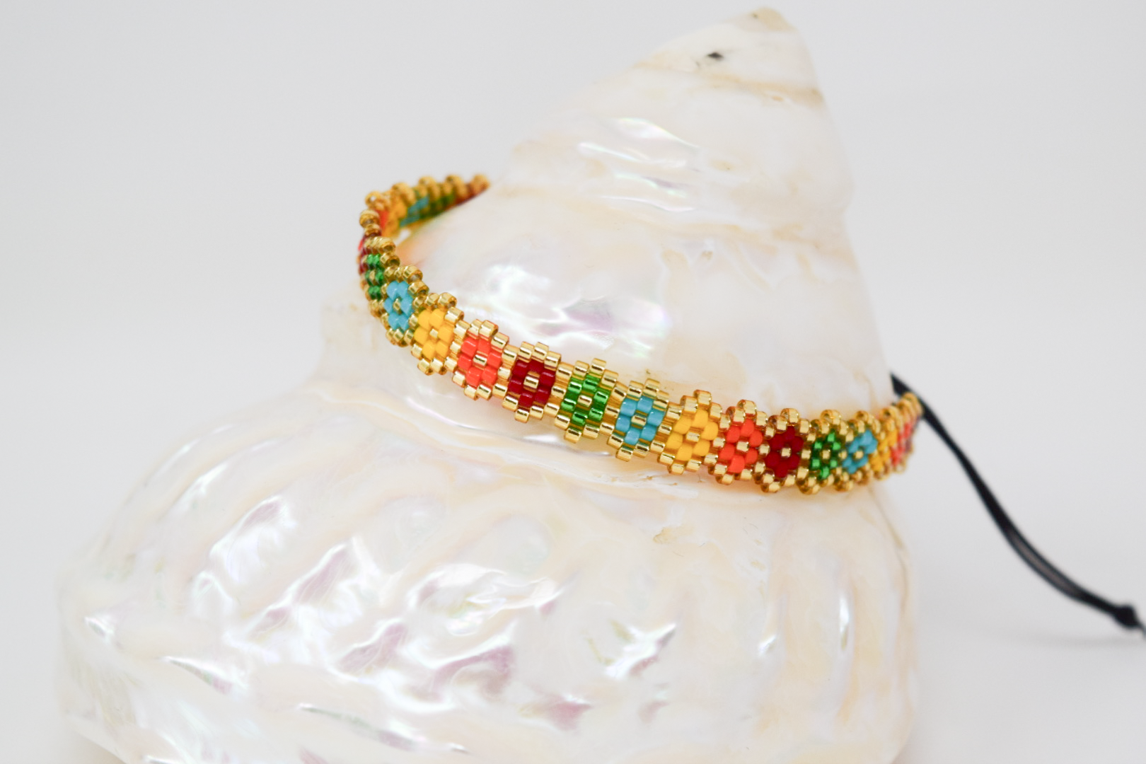Flower friendship bracelet
